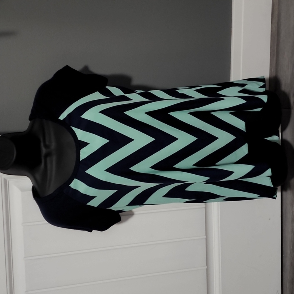 Boutique shirt size small